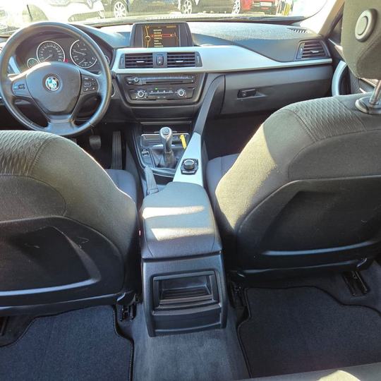 BMW 320D TOURING — foto 2