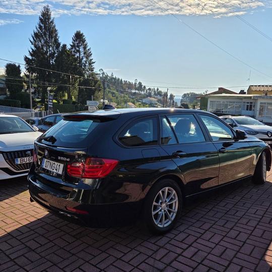 BMW 320D TOURING — foto 16