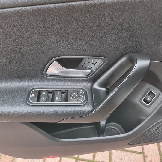 MERCEDES-BENZ A LIMOUSINE 7G-DCT 2020 — foto 31
