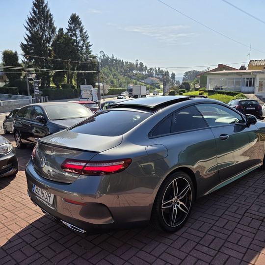 Mercedes-Benz E 220 d Coupé AMG — foto 6
