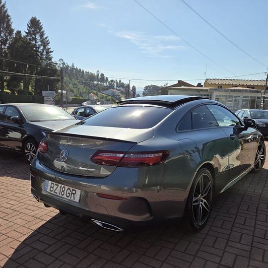Mercedes-Benz E 220 d Coupé AMG — foto 9