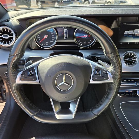 Mercedes-Benz E 220 d Coupé AMG — foto 17