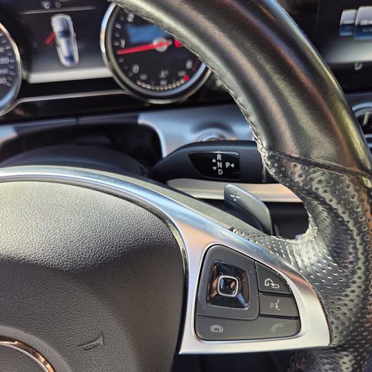 Mercedes-Benz E 220 d Coupé AMG — foto 18