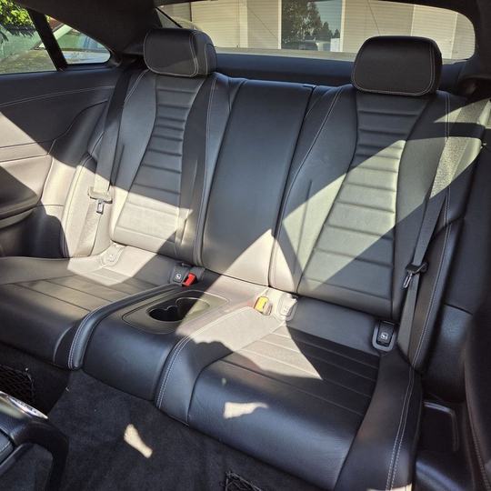 Mercedes-Benz E 220 d Coupé AMG — foto 30