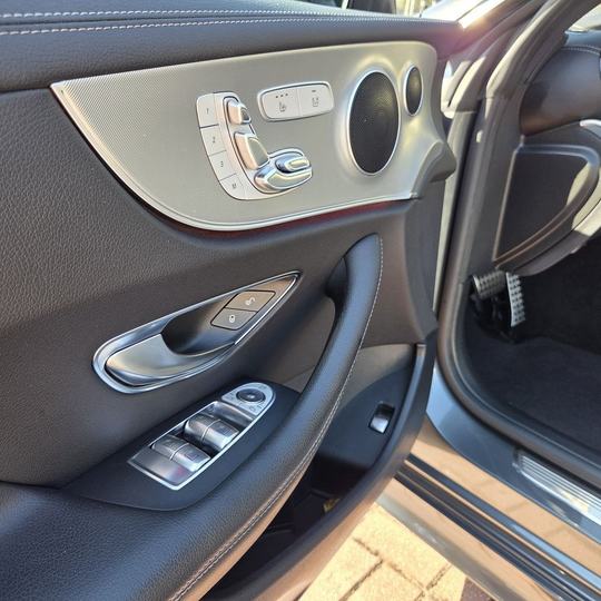Mercedes-Benz E 220 d Coupé AMG — foto 35
