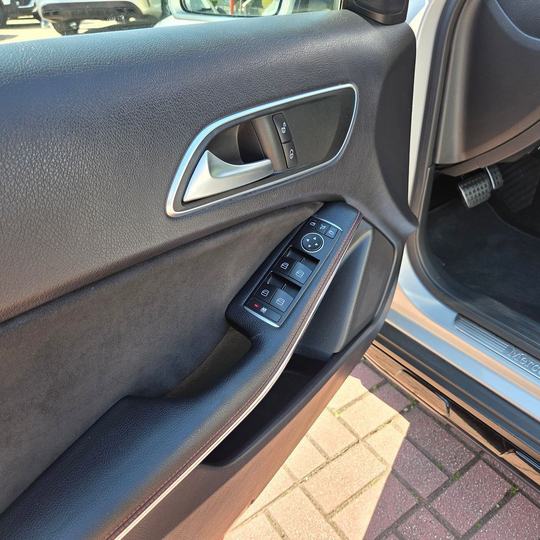 MERCEDES GLA 200d 7G-TRONIC AMG LINE — foto 3
