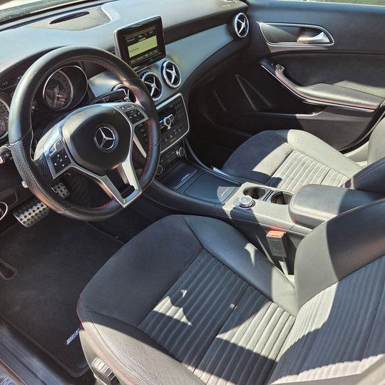 MERCEDES GLA 200d 7G-TRONIC AMG LINE — foto 19