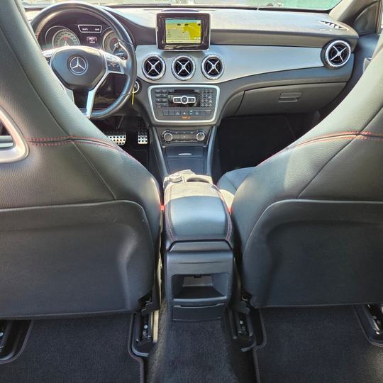 MERCEDES GLA 200d 7G-TRONIC AMG LINE — foto 26