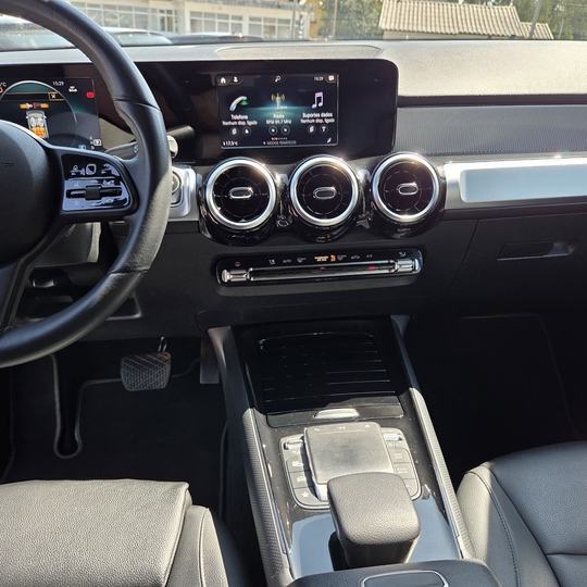 MERCEDES GLB 2023 — foto 23