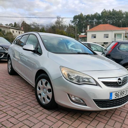 Opel Astra Sport Tourer — foto 2