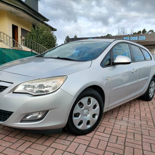 Opel Astra Sport Tourer — foto 4