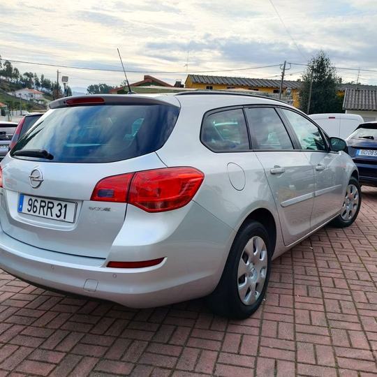 Opel Astra Sport Tourer — foto 7