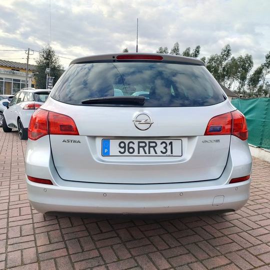 Opel Astra Sport Tourer — foto 8