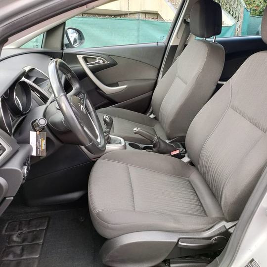 Opel Astra Sport Tourer — foto 10