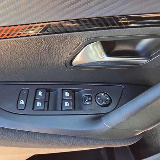 Peugeot 2008 ALLURE 2022 — foto 25