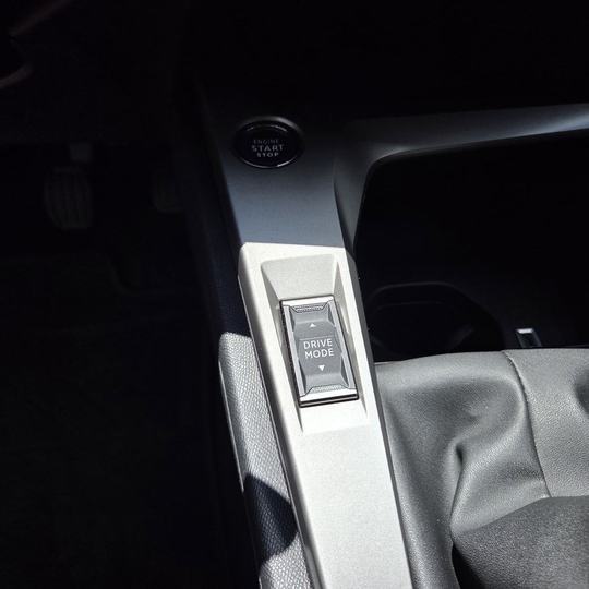 PEUGEOT 308 SW 1.5 HDI — foto 17