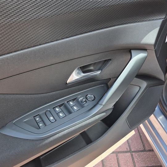 PEUGEOT 308 SW 1.5 HDI — foto 21