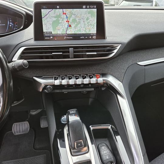 PEUGEOT 5008 ALLURE EAT8 — foto 31