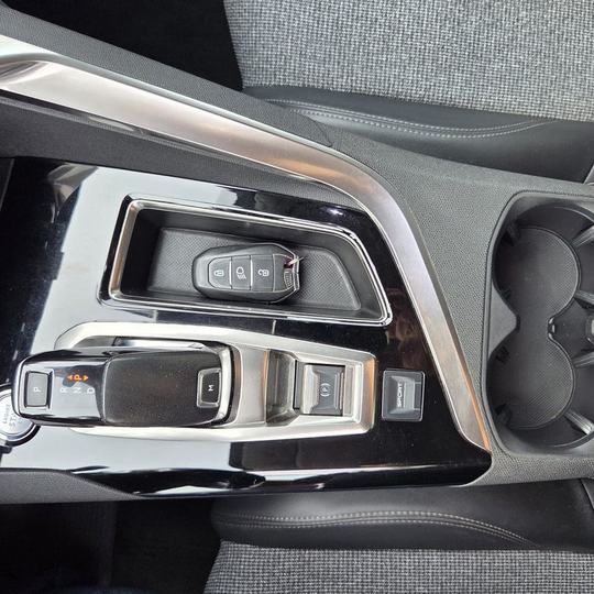 PEUGEOT 5008 ALLURE EAT8 — foto 32