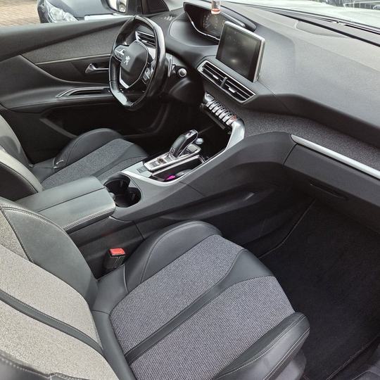 PEUGEOT 5008 ALLURE EAT8 — foto 34