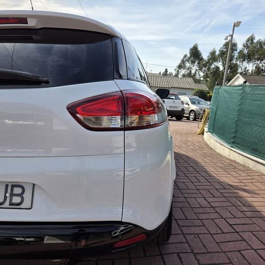 RENAULT CLIO SPORT TOURER 1.5 DCI — foto 9