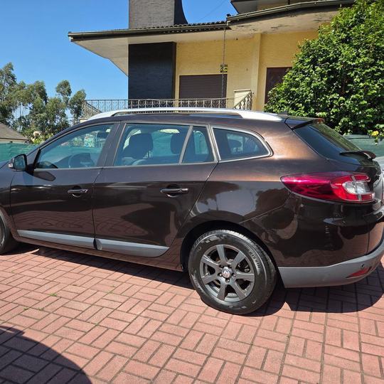 RENAULT MEGANE SPORT TOURER — foto 4